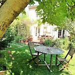 Dans Provencale, Jardins Et 3vtt Disponibles *