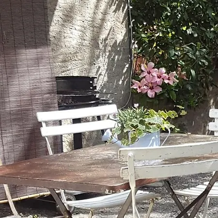 Dans Provencale, Jardins Et 3vtt Disponibles Digne-les-Bains