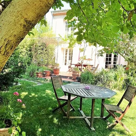 Dans Provencale, Jardins Et 3vtt Disponibles *